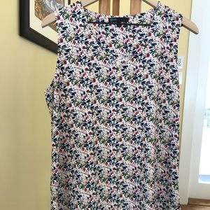 Gibson V-neck Sleeveless Shell